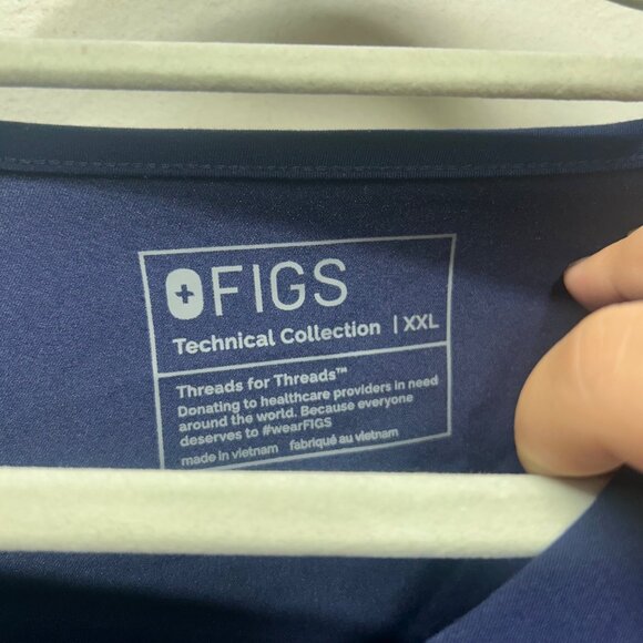 Figs Chisec Three-Pocket Scrub Top Sapphire blue nursing scrubs technical collec - Picture 4 of 9